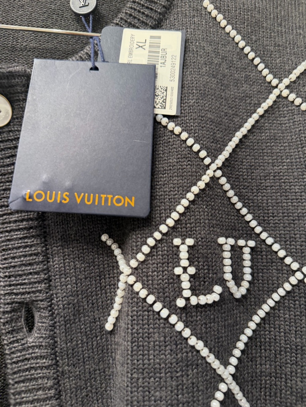 NWT Louis Vuitton with pearl embroidered Cardigan Sweater2026 pre collection - Picture 9 of 12